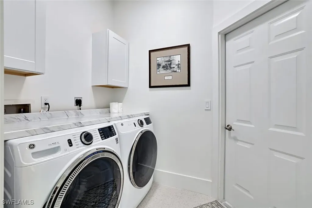 2515 Royal Palm Court Naples FL 34103