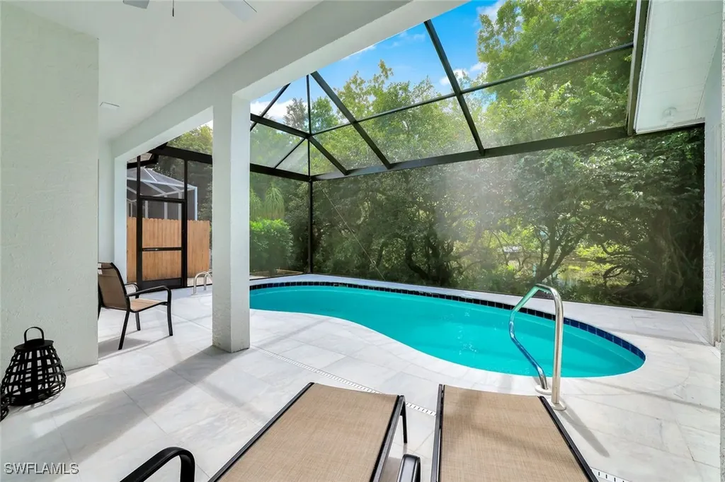 2515 Royal Palm Court Naples FL 34103