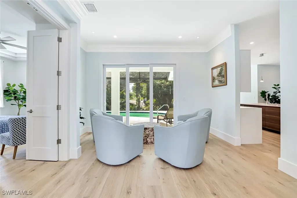 2515 Royal Palm Court Naples FL 34103