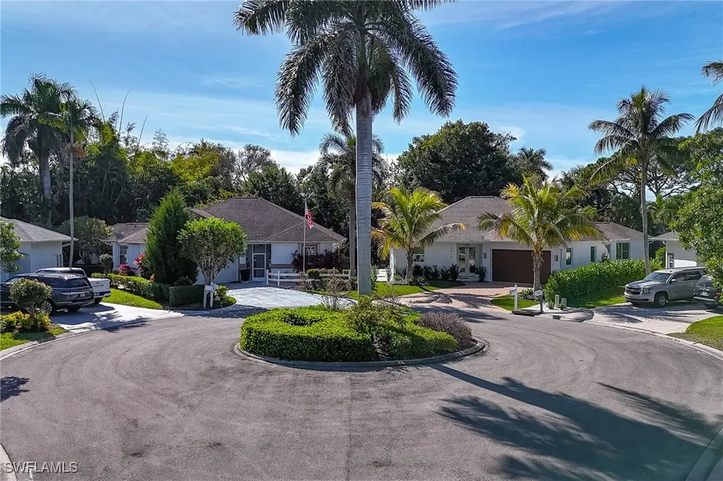 2515 Royal Palm Court Naples FL 34103