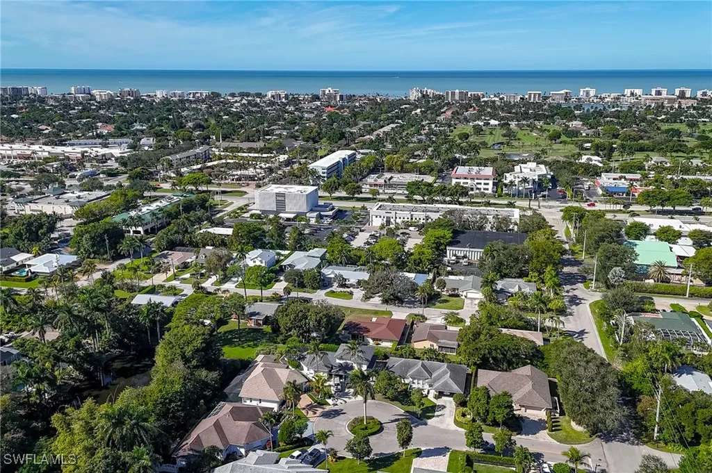 2515 Royal Palm Court Naples FL 34103
