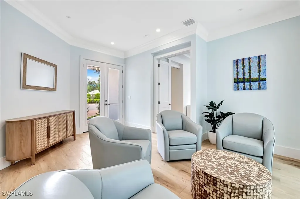 2515 Royal Palm Court Naples FL 34103