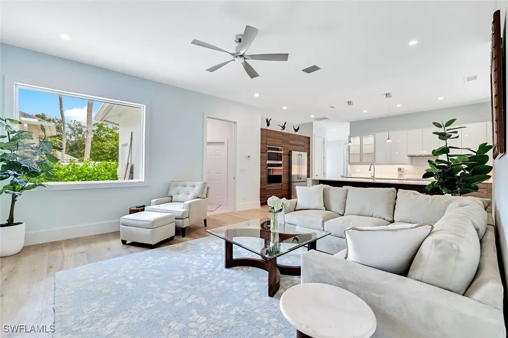 2515 Royal Palm Court Naples FL 34103