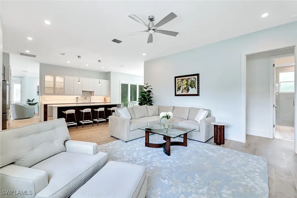 2515 Royal Palm Court Naples FL 34103