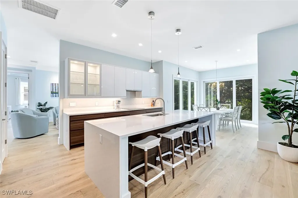 2515 Royal Palm Court Naples FL 34103