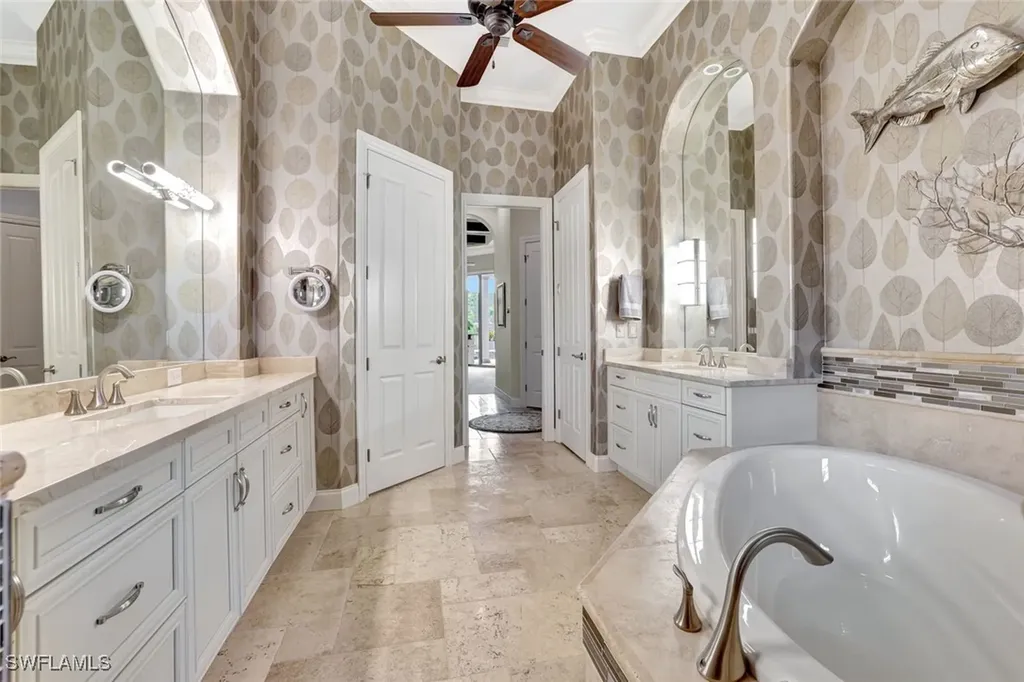 8556 Majorca Lane Naples FL 34114