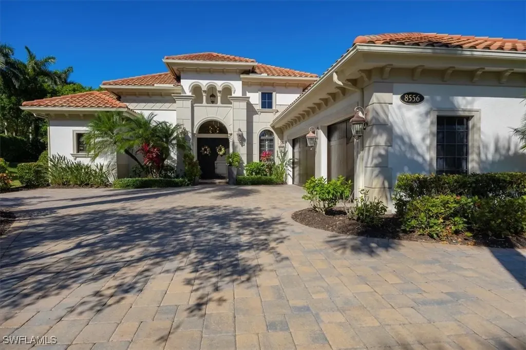 8556 Majorca Lane Naples FL 34114