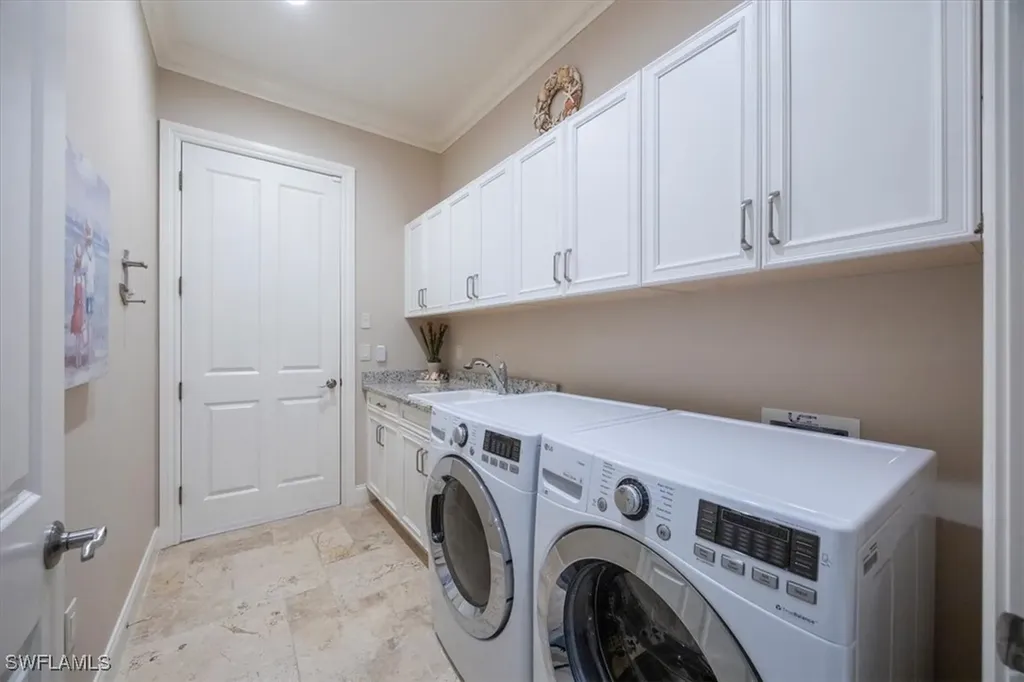 8556 Majorca Lane Naples FL 34114