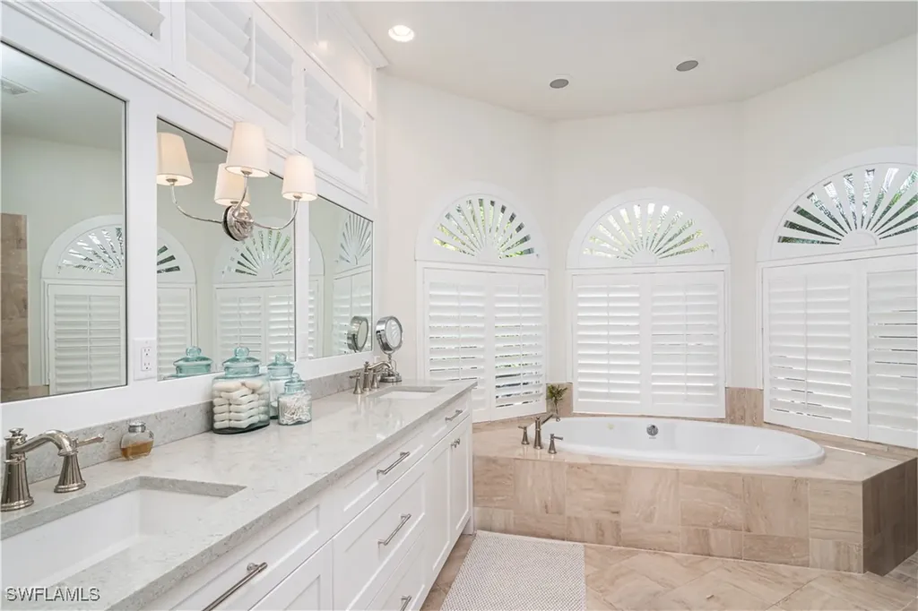 380 5th Avenue N Naples FL 34102