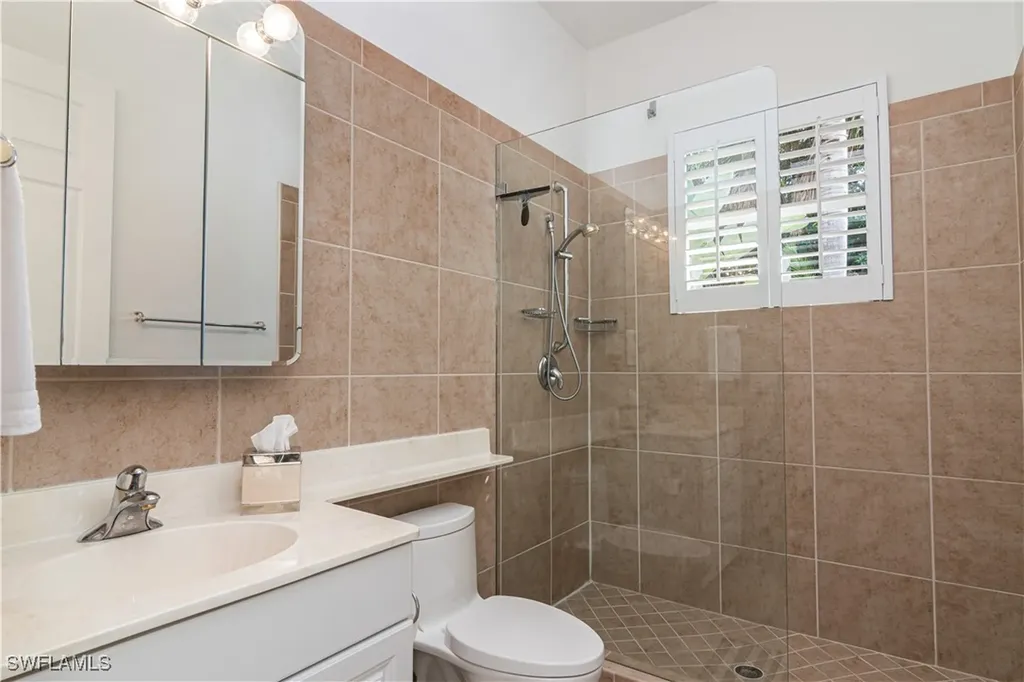 380 5th Avenue N Naples FL 34102