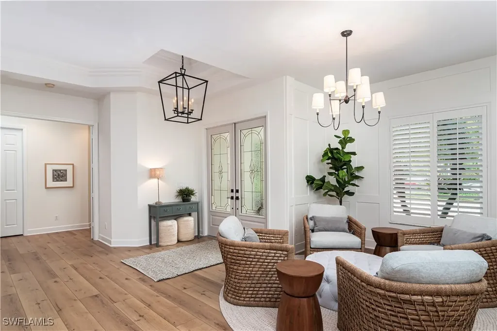 380 5th Avenue N Naples FL 34102