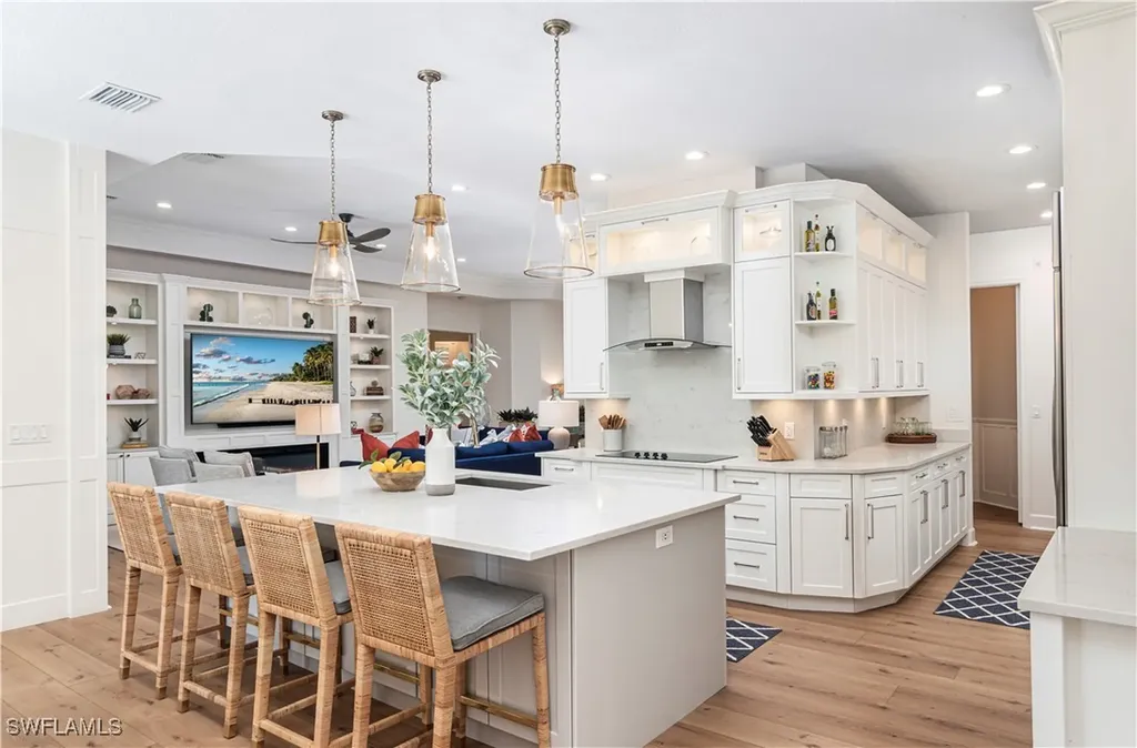 380 5th Avenue N Naples FL 34102