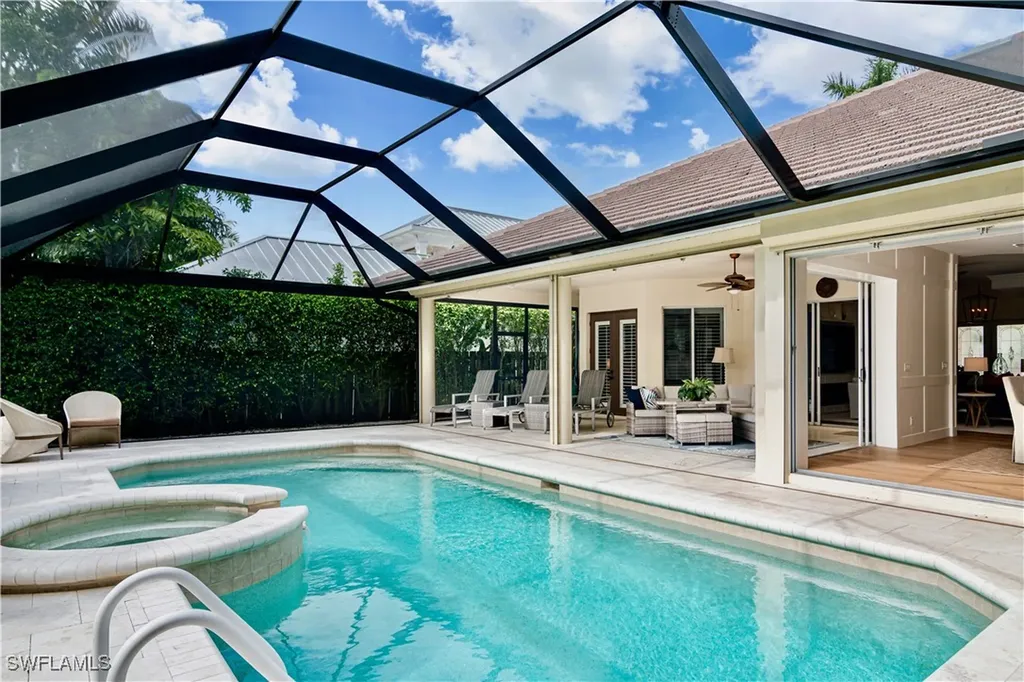 380 5th Avenue N Naples FL 34102