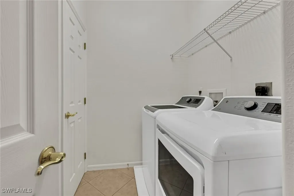 4884 Hampshire Court Naples FL 34112