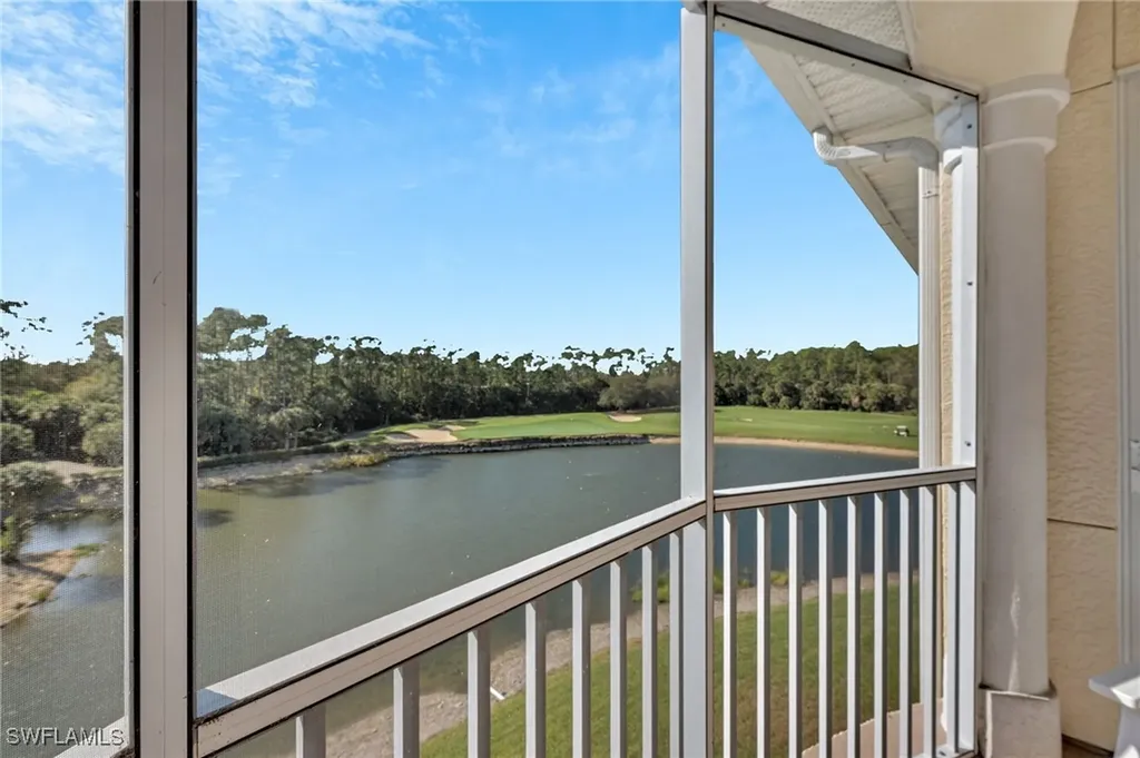 4884 Hampshire Court Naples FL 34112