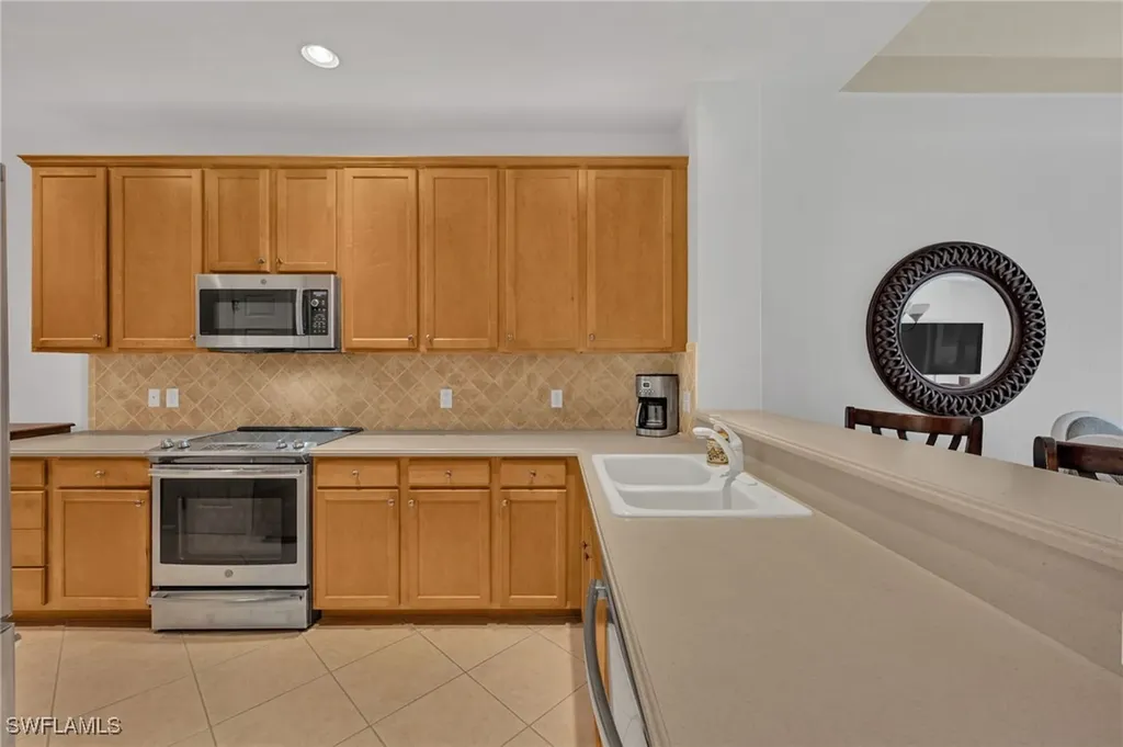 4884 Hampshire Court Naples FL 34112