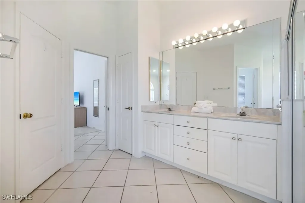 5110 Brixton Court Naples FL 34104