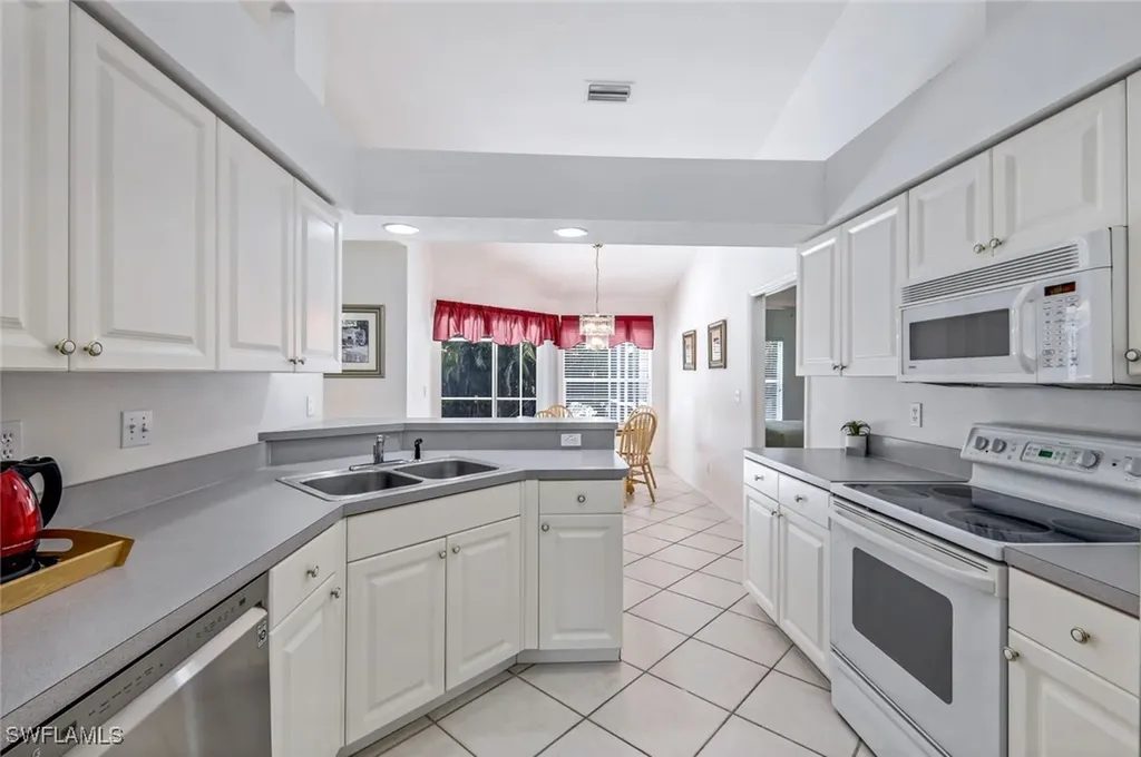 5110 Brixton Court Naples FL 34104