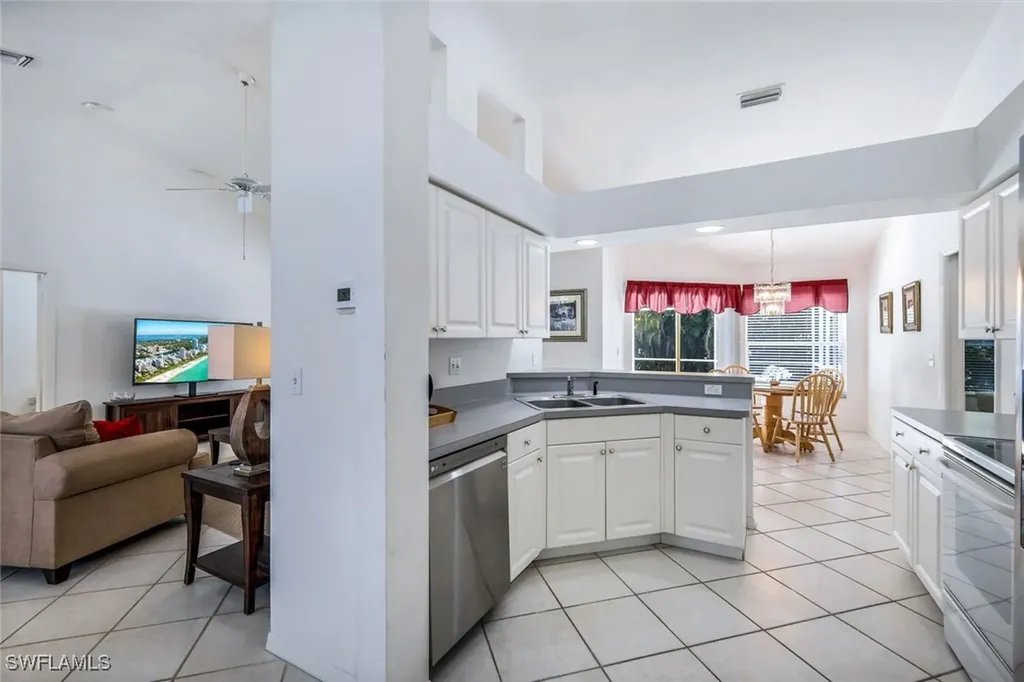 5110 Brixton Court Naples FL 34104
