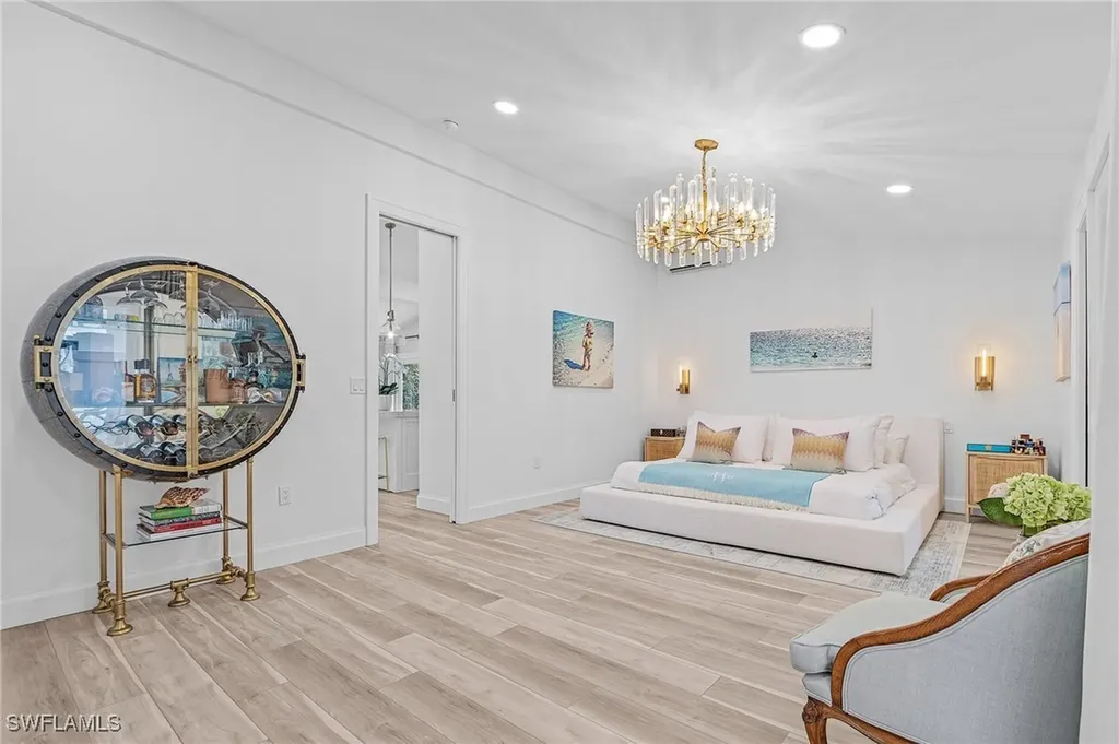 725 2nd Street S Naples FL 34102