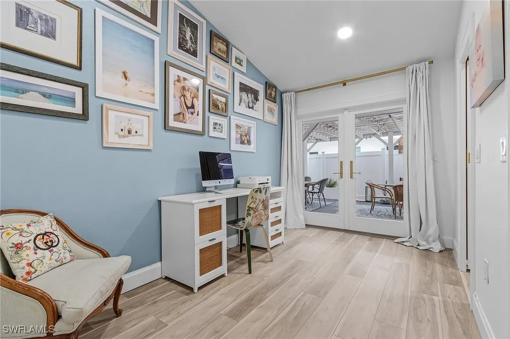 725 2nd Street S Naples FL 34102