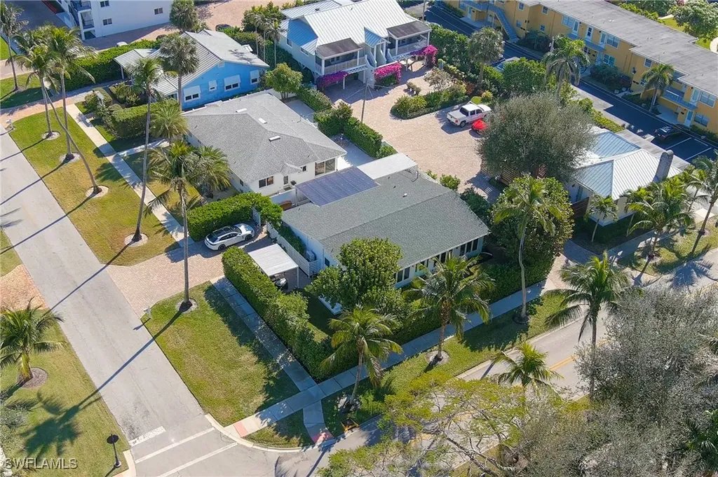 725 2nd Street S Naples FL 34102