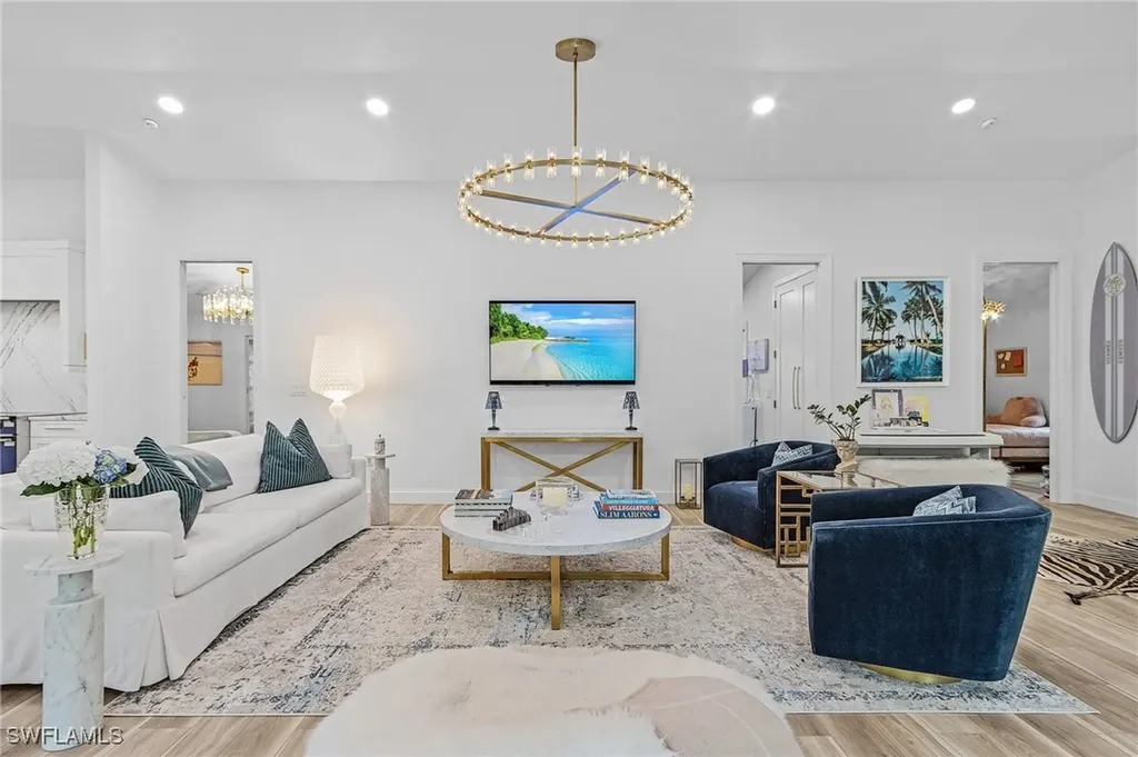725 2nd Street S Naples FL 34102