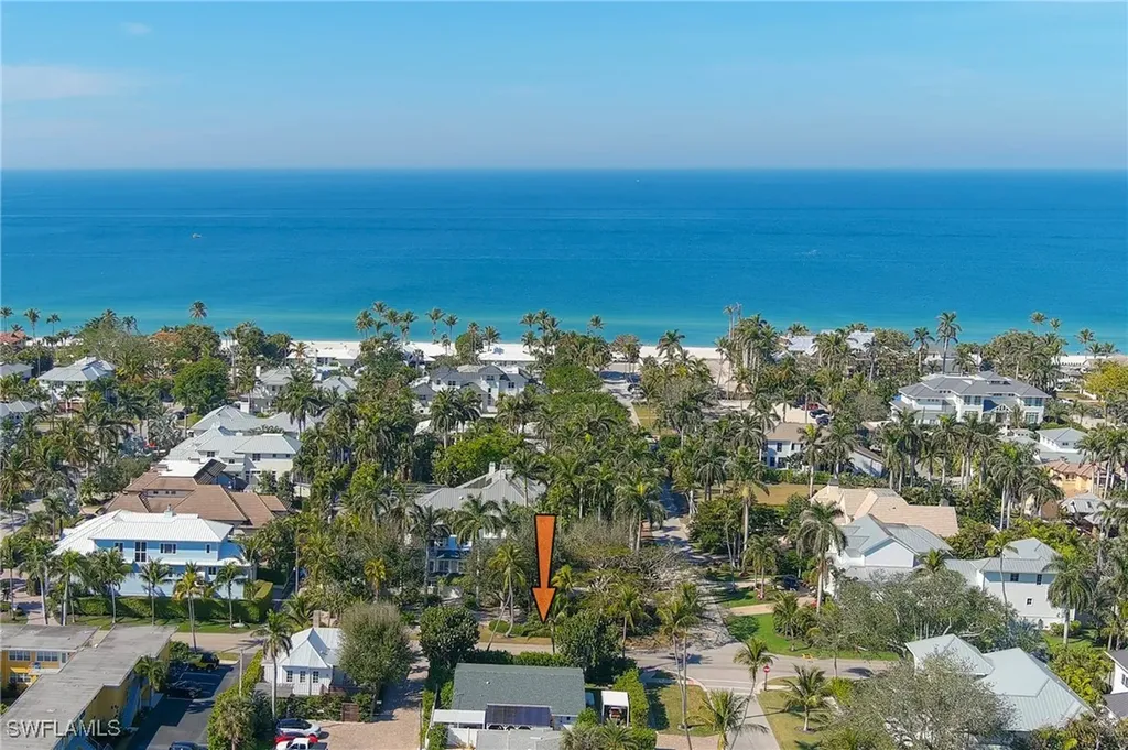 725 2nd Street S Naples FL 34102