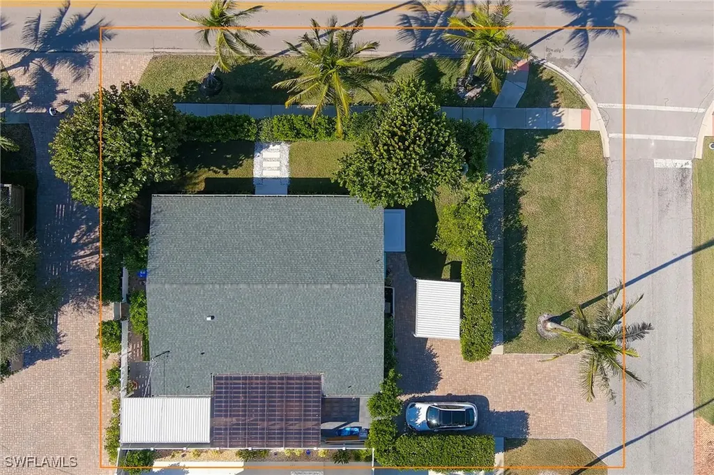 725 2nd Street S Naples FL 34102