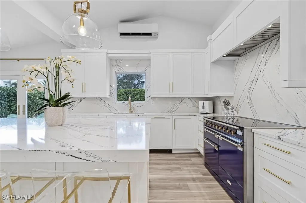 725 2nd Street S Naples FL 34102