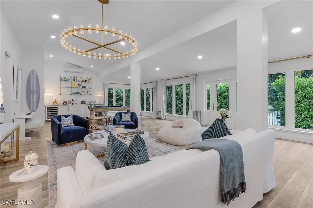 725 2nd Street S Naples FL 34102