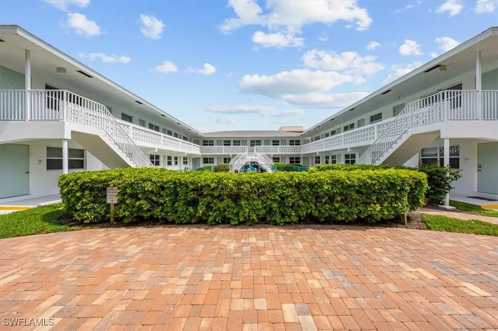 540 4th Avenue S Naples FL 34102