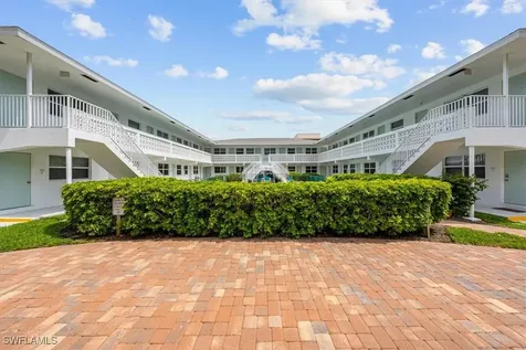 540 4TH Avenue S Naples FL 34102