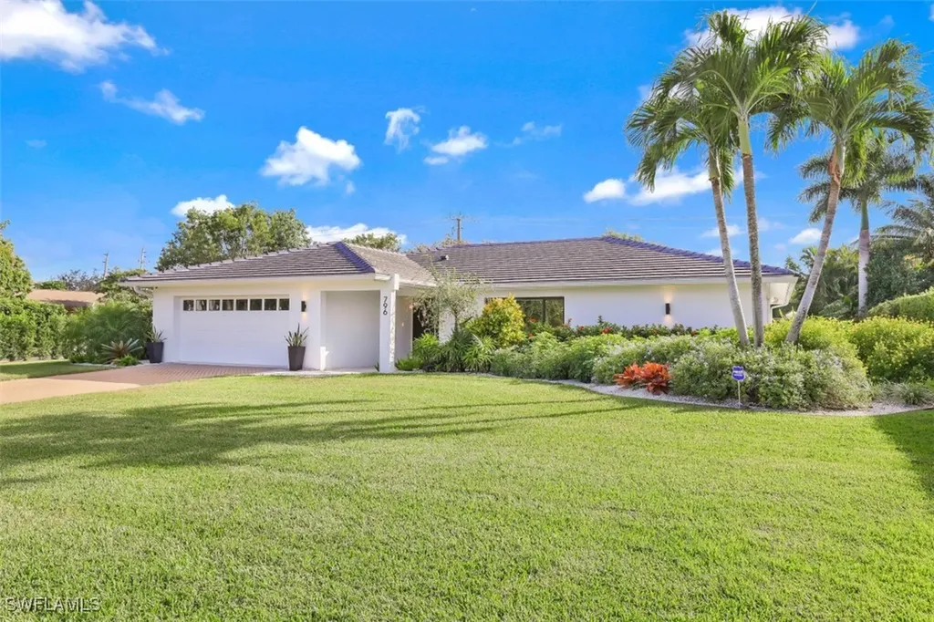 796 Ketch Drive Naples FL 34103