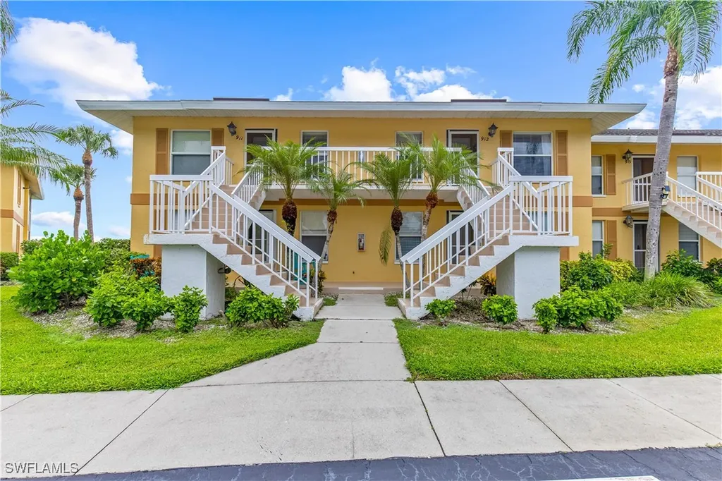 1295 Mainsail Drive Naples FL 34114
