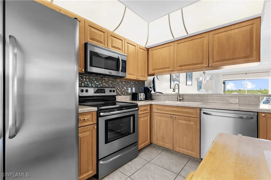 1295 Mainsail Drive Naples FL 34114