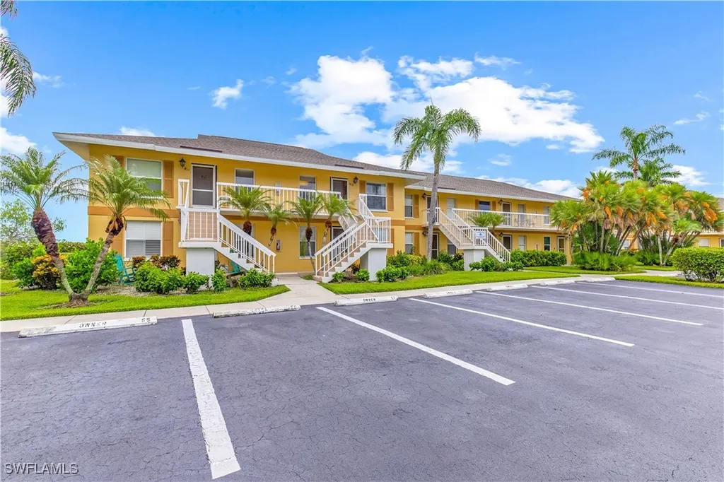 1295 Mainsail Drive Naples FL 34114