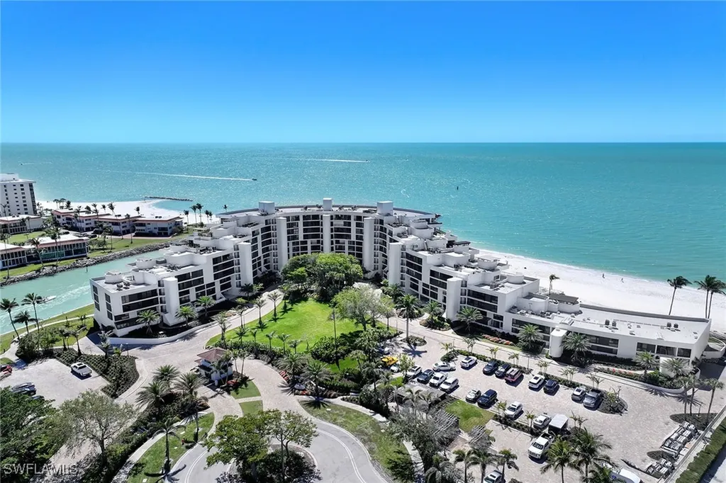 2389 Gulf Shore Boulevard N Naples FL 34103