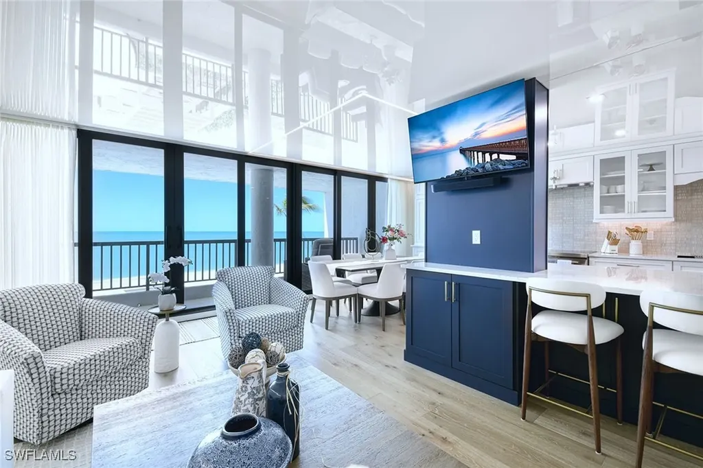 2389 Gulf Shore Boulevard N Naples FL 34103