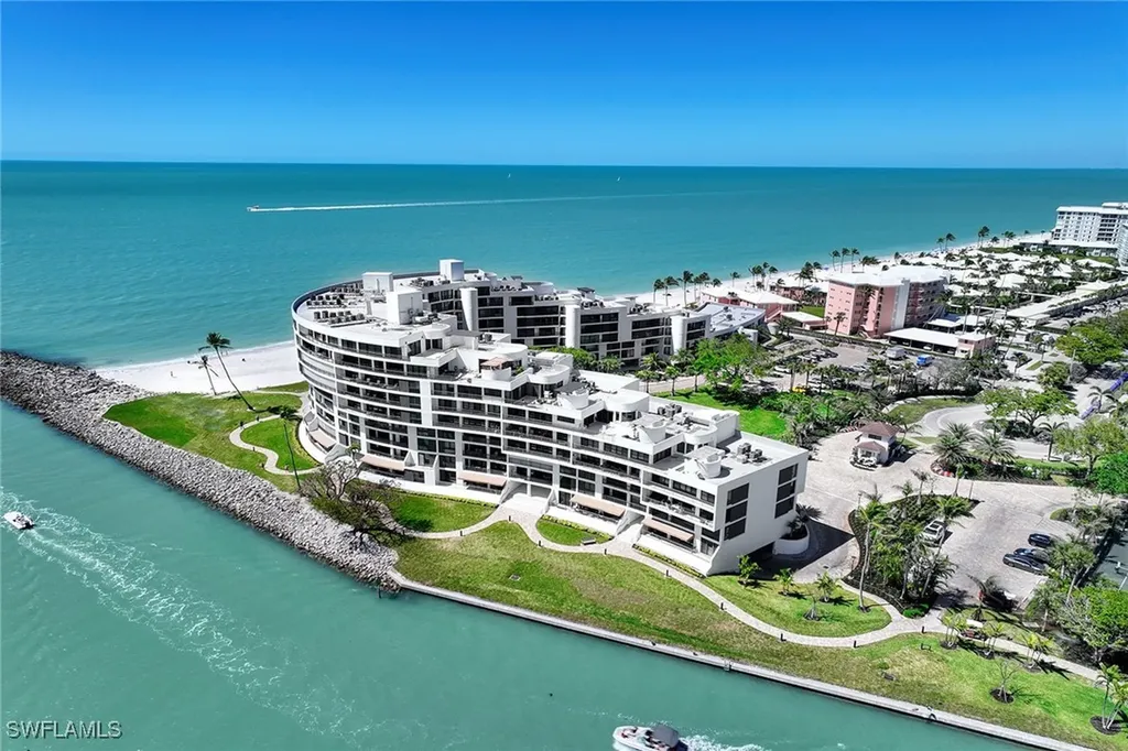 2389 Gulf Shore Boulevard N Naples FL 34103