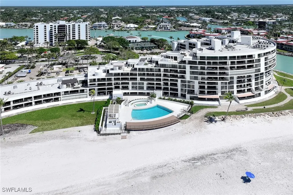 2389 Gulf Shore Boulevard N Naples FL 34103