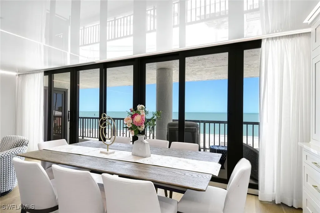 2389 Gulf Shore Boulevard N Naples FL 34103