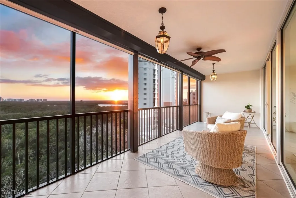 455 Cove Tower Drive Naples FL 34110