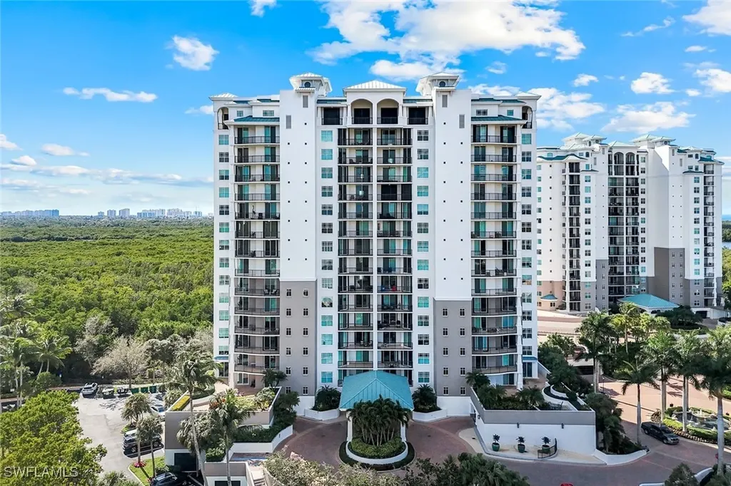 455 Cove Tower Drive Naples FL 34110