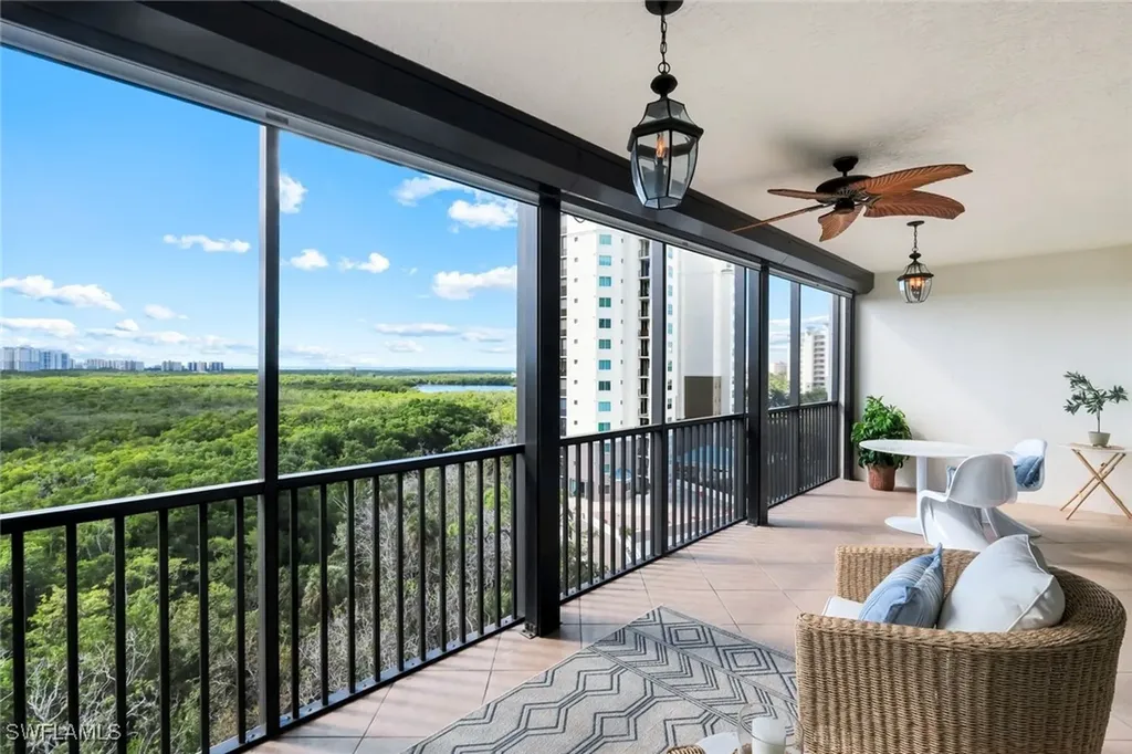 455 Cove Tower Drive Naples FL 34110