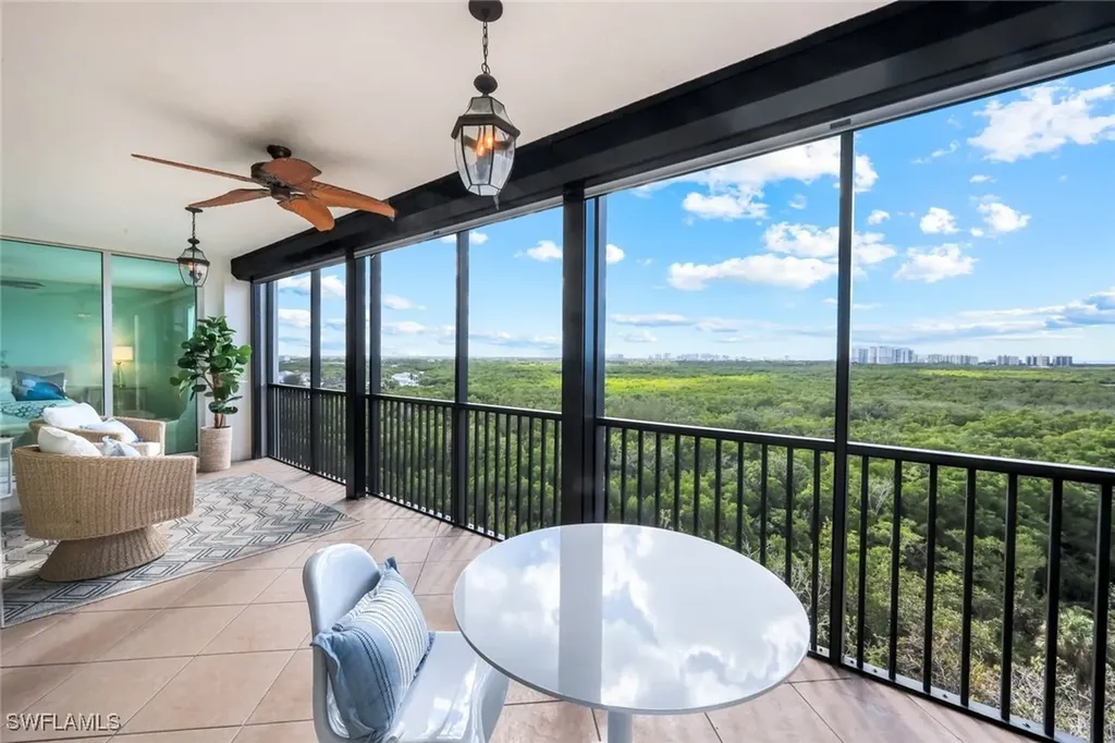 455 Cove Tower Drive Naples FL 34110