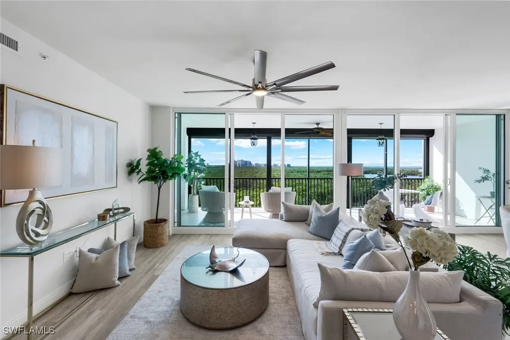 455 Cove Tower Drive Naples FL 34110