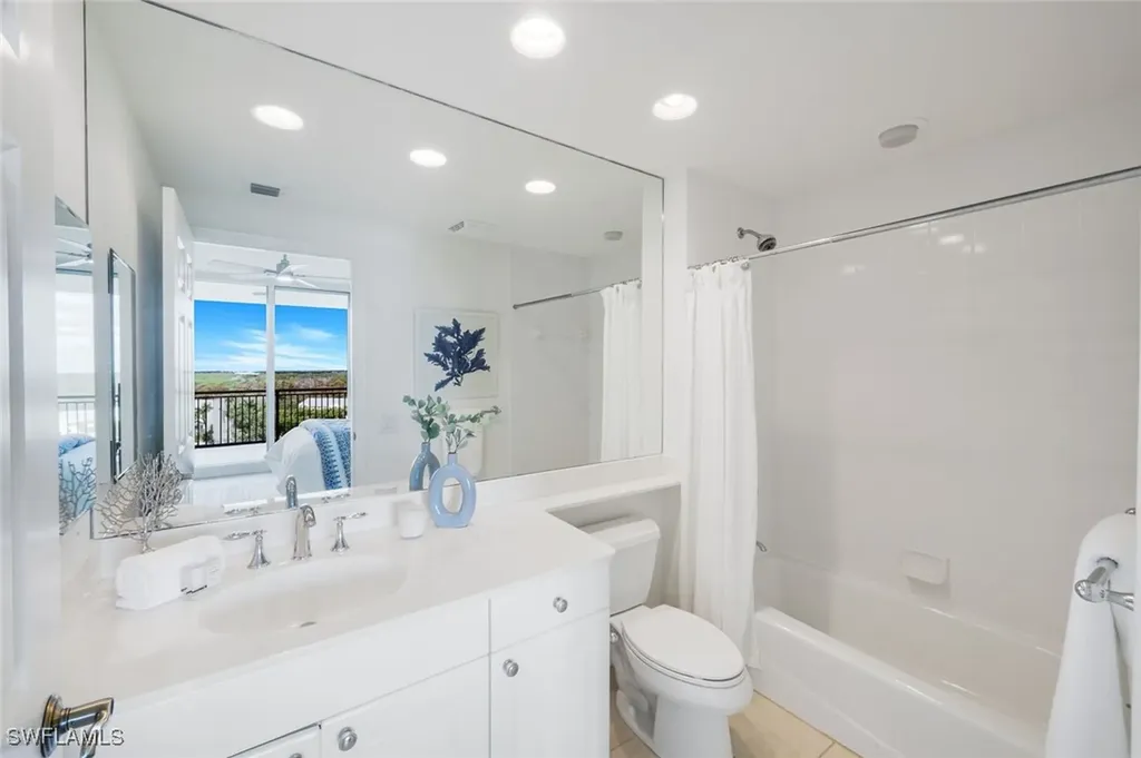 455 Cove Tower Drive Naples FL 34110