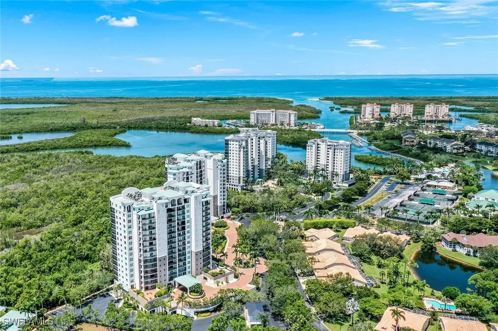 455 Cove Tower Drive Naples FL 34110