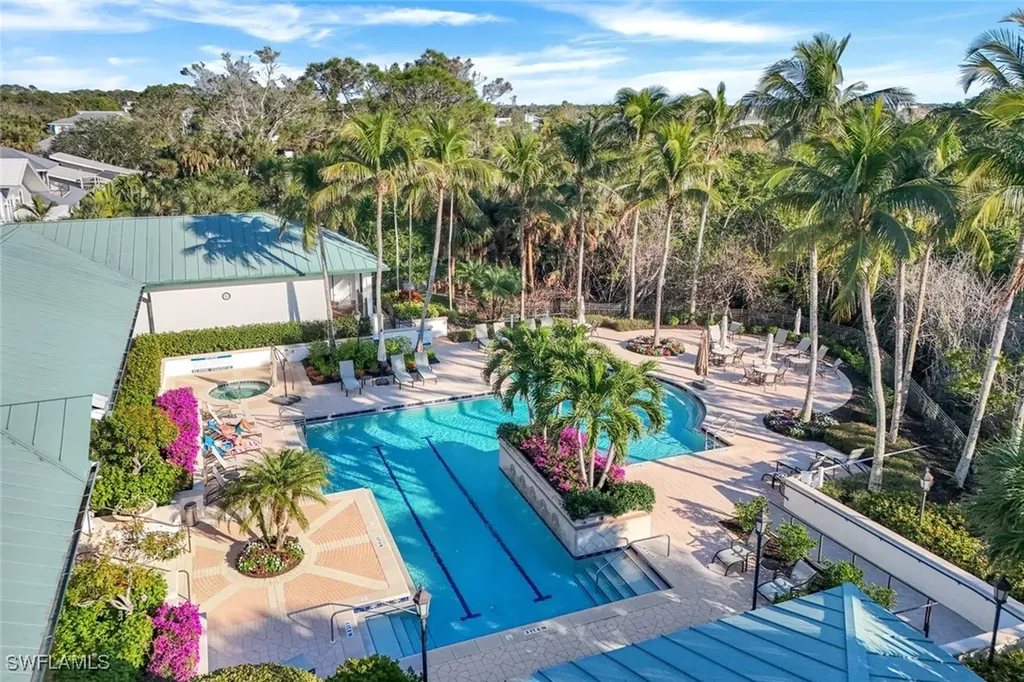 455 Cove Tower Drive Naples FL 34110
